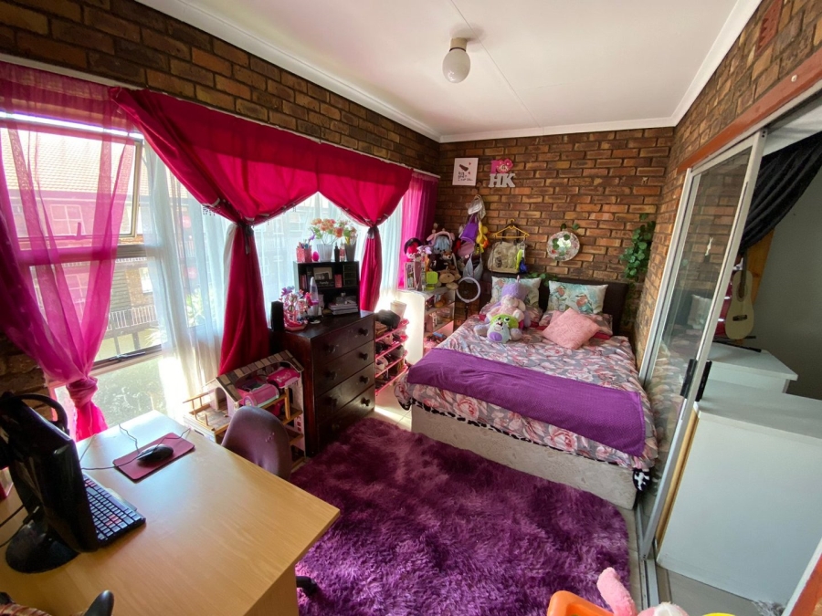 2 Bedroom Property for Sale in New Redruth Gauteng