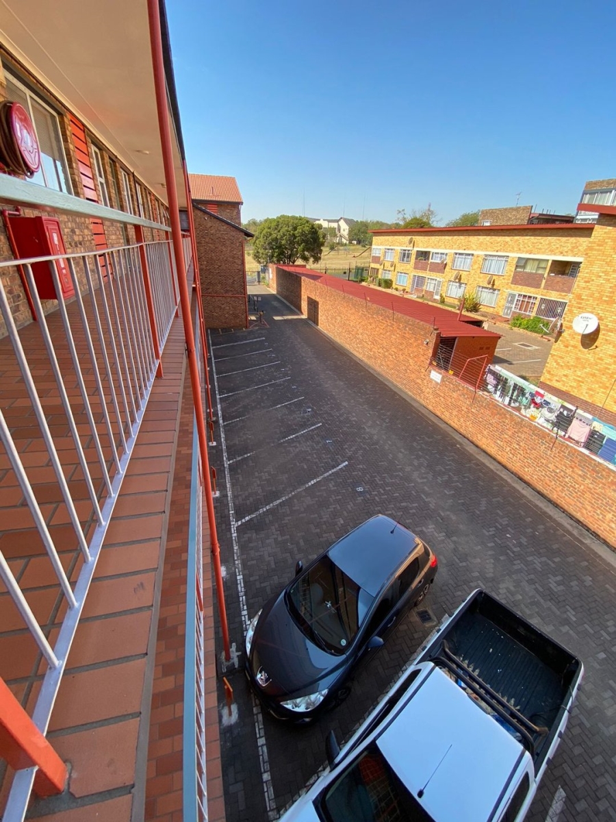 2 Bedroom Property for Sale in New Redruth Gauteng