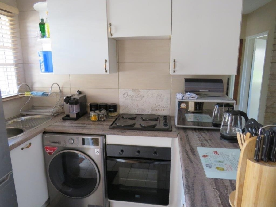 2 Bedroom Property for Sale in Linmeyer Gauteng