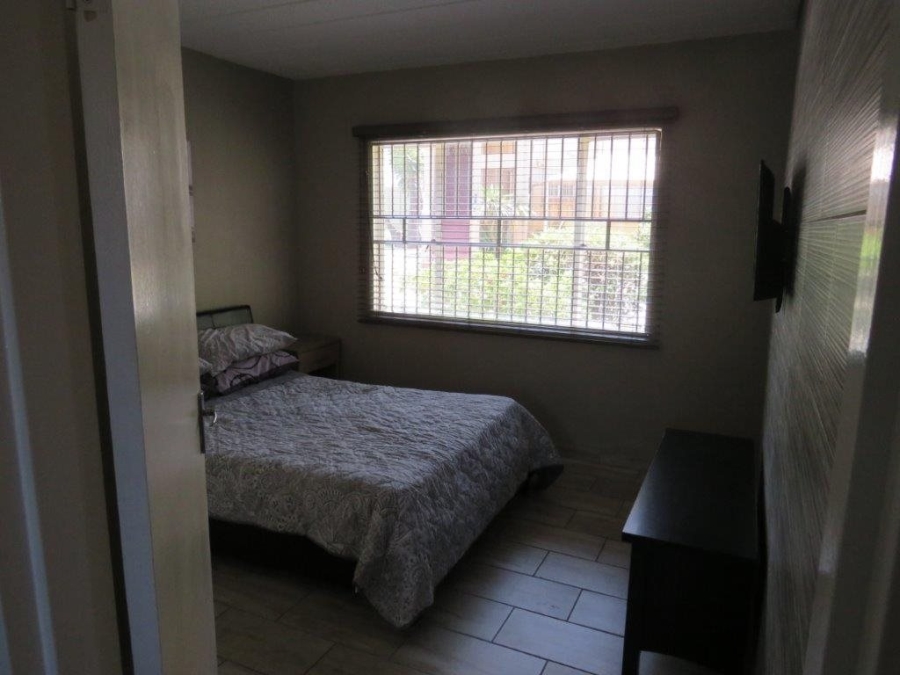 2 Bedroom Property for Sale in Linmeyer Gauteng
