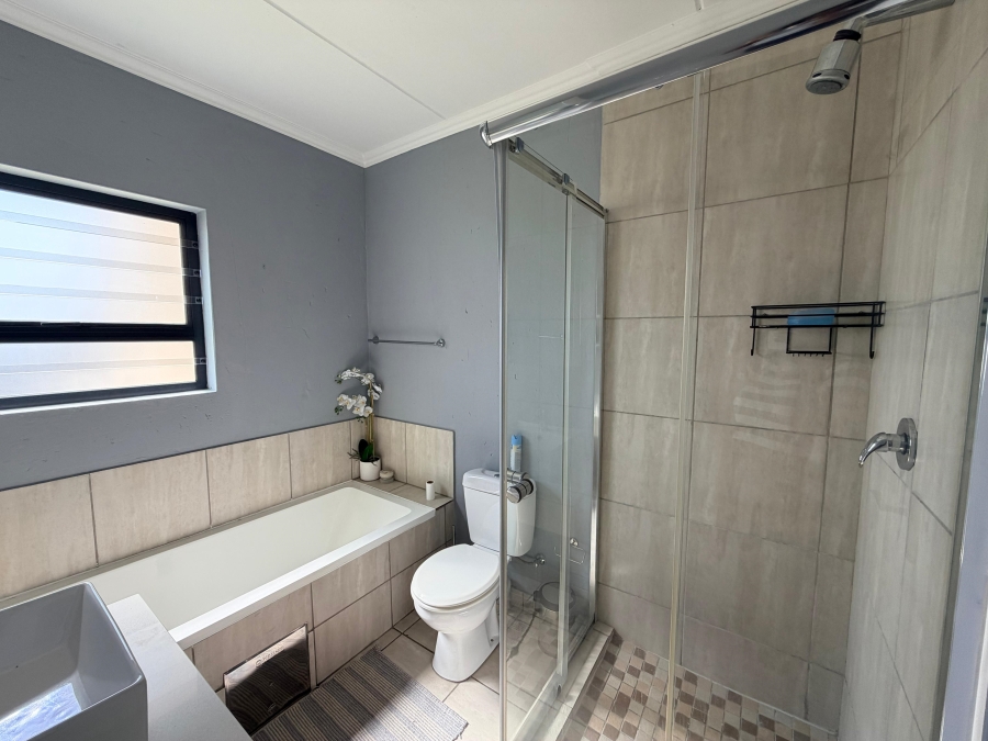 To Let 2 Bedroom Property for Rent in Beverley Gauteng