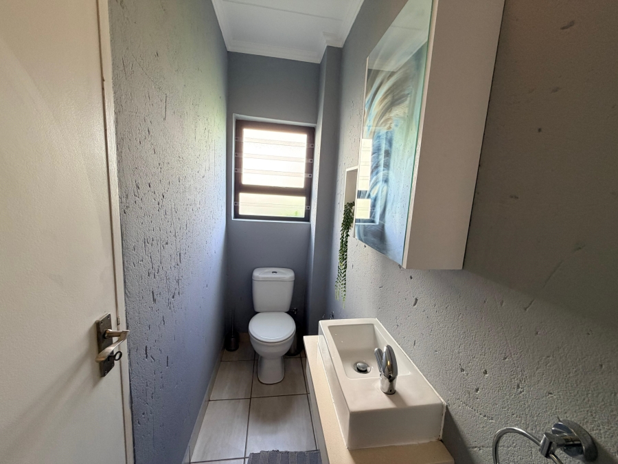 To Let 2 Bedroom Property for Rent in Beverley Gauteng