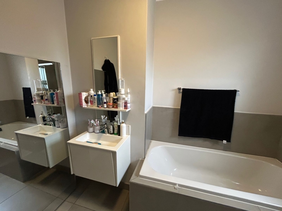 2 Bedroom Property for Sale in Morningside Gauteng