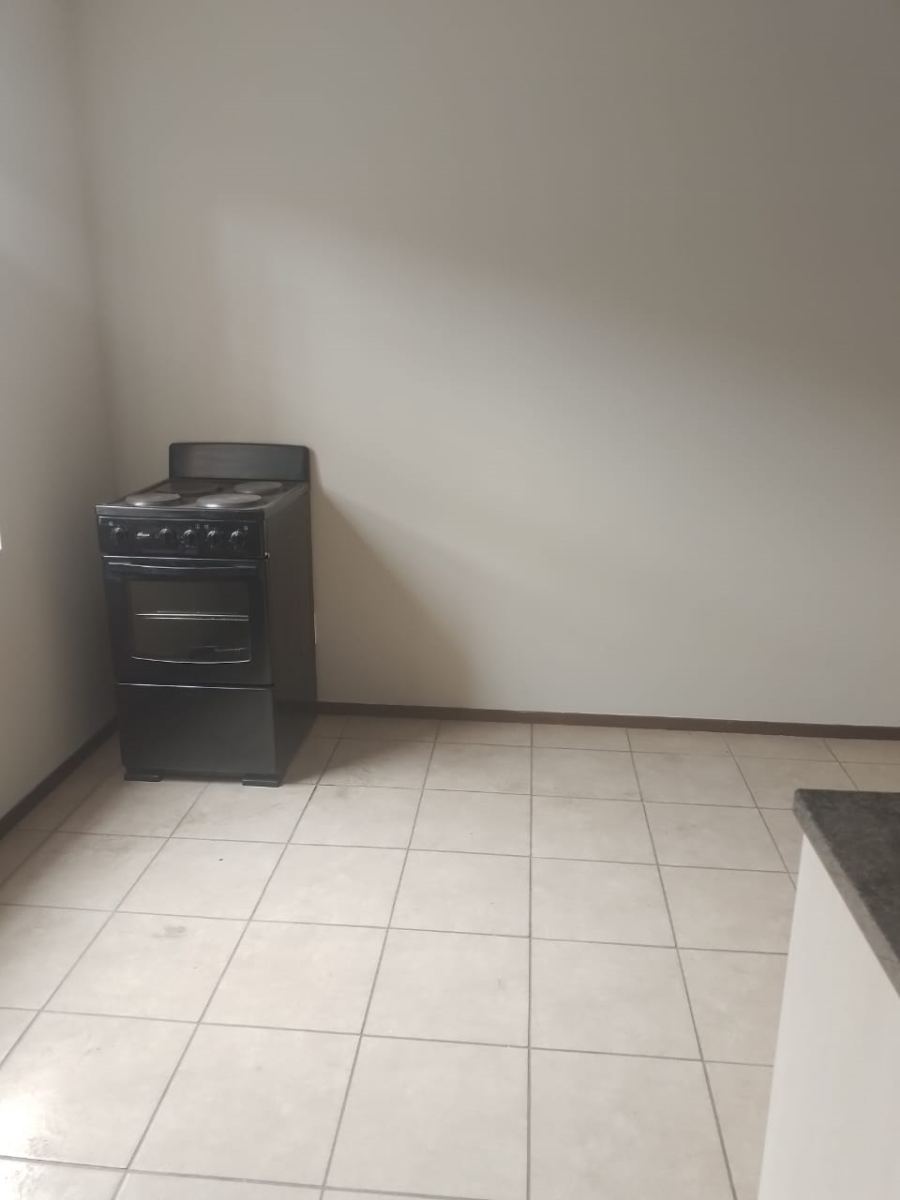 1 Bedroom Property for Sale in Noordwyk Gauteng