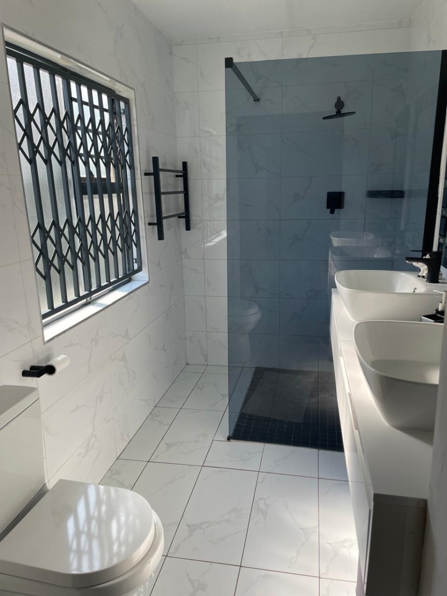 3 Bedroom Property for Sale in Noordwyk Gauteng