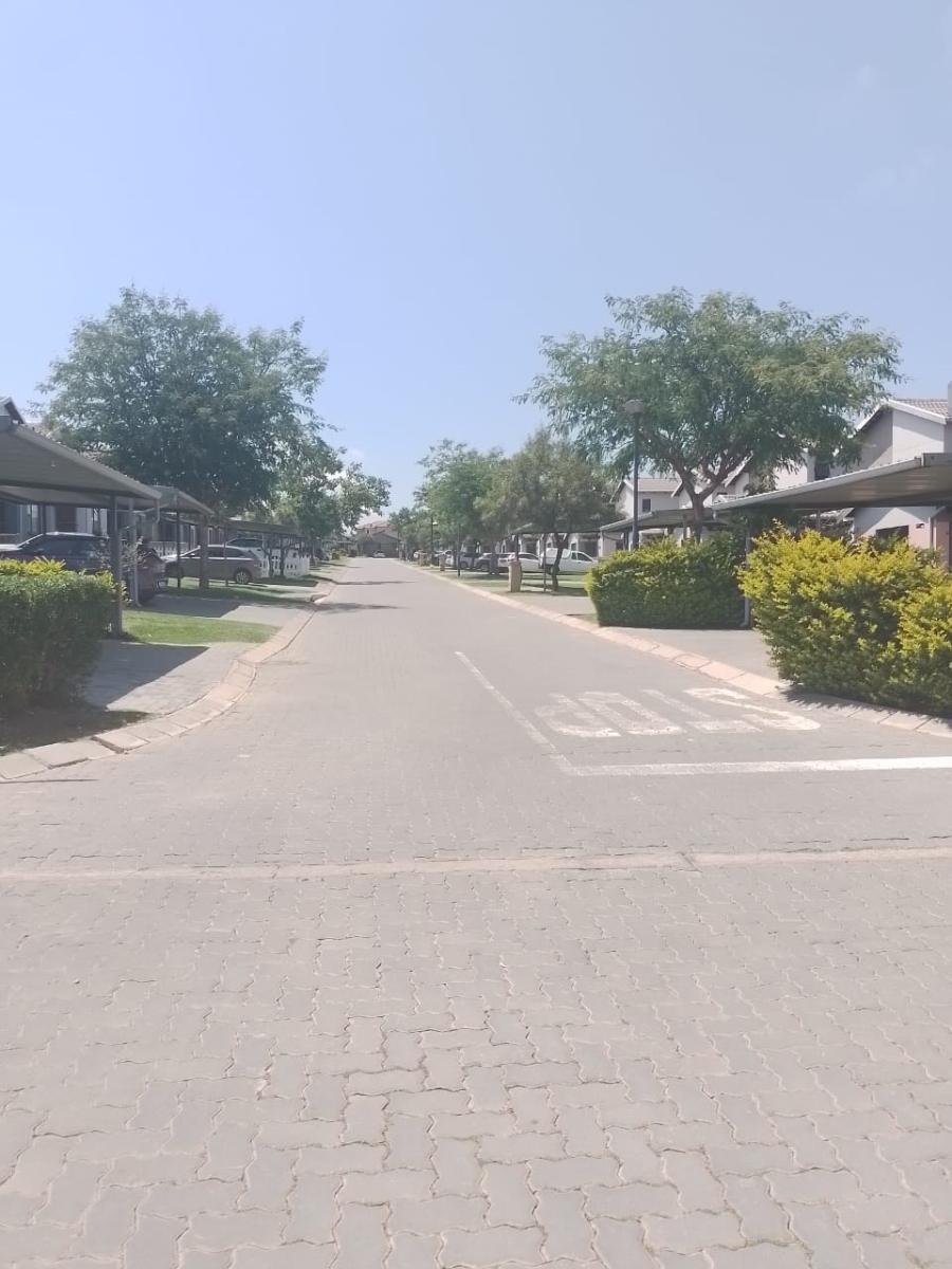 3 Bedroom Property for Sale in Noordwyk Gauteng