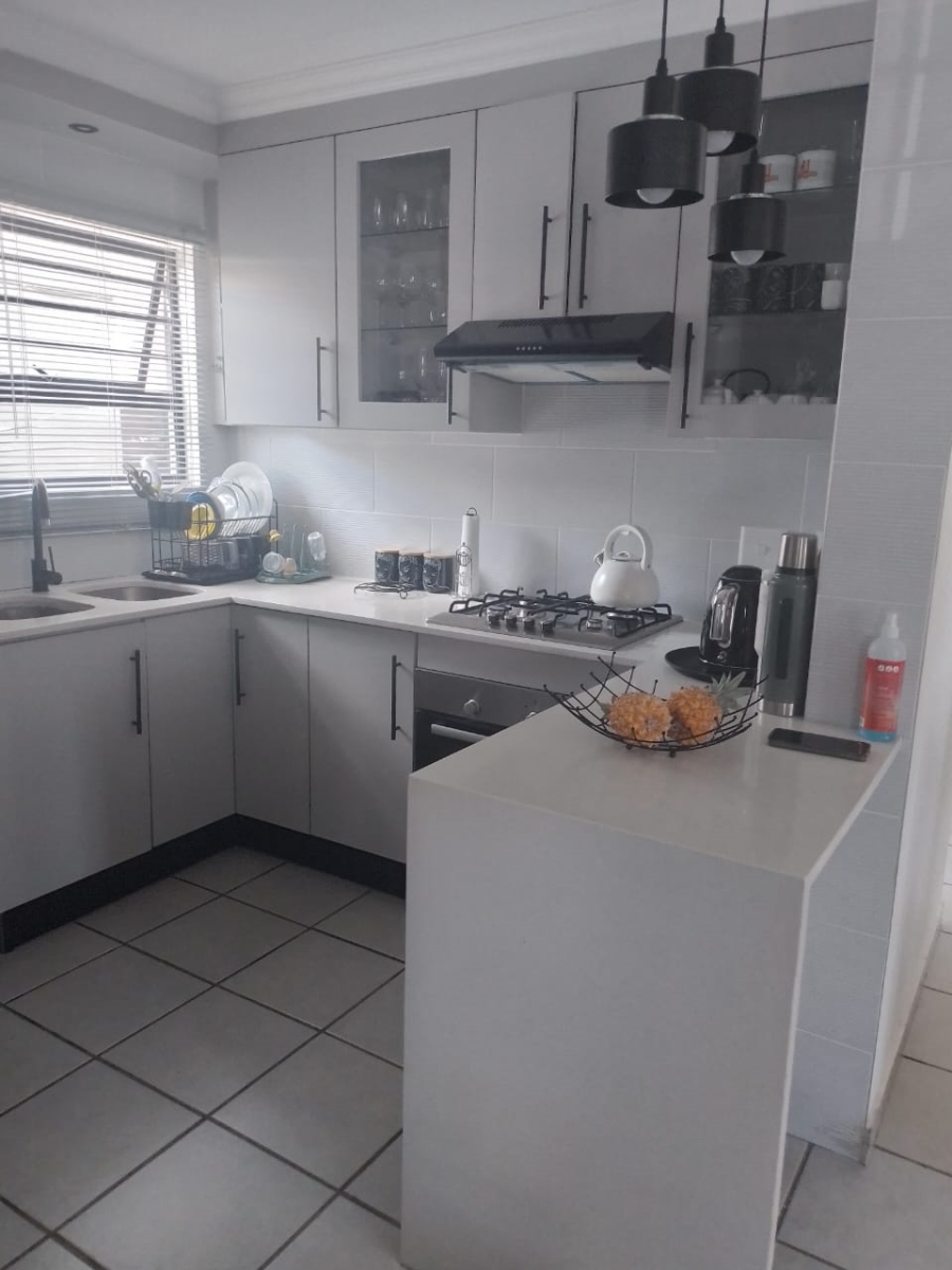 3 Bedroom Property for Sale in Noordwyk Gauteng