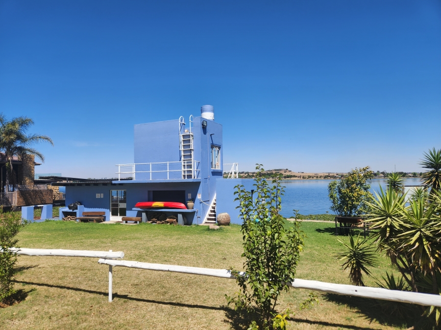 4 Bedroom Property for Sale in Bronkhorstbaai Gauteng