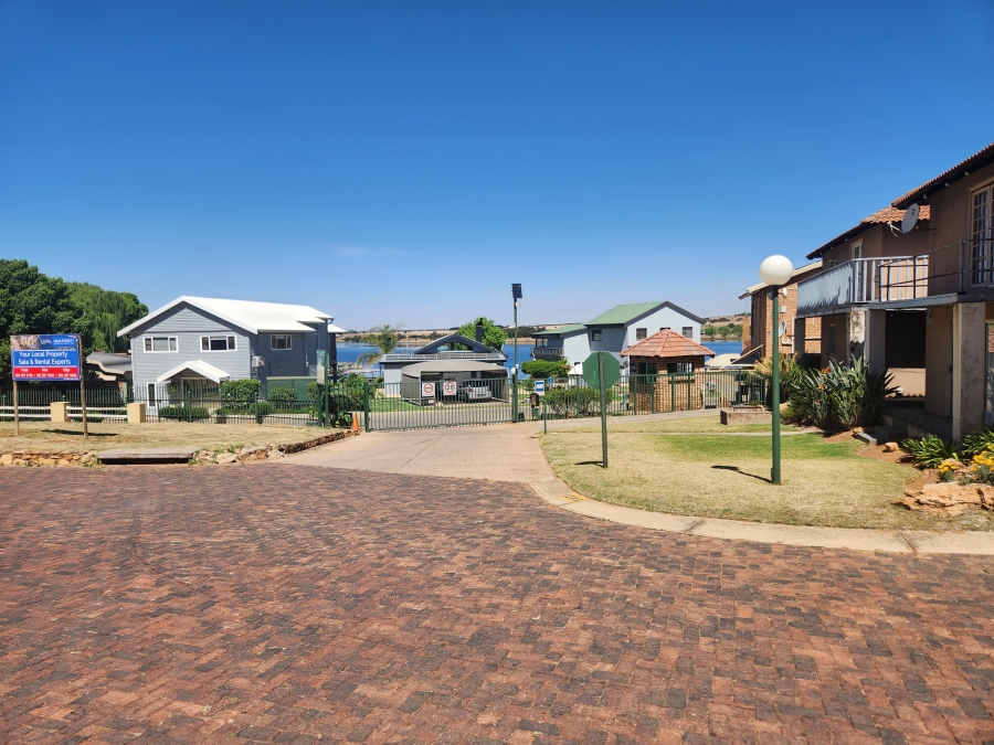 4 Bedroom Property for Sale in Bronkhorstbaai Gauteng