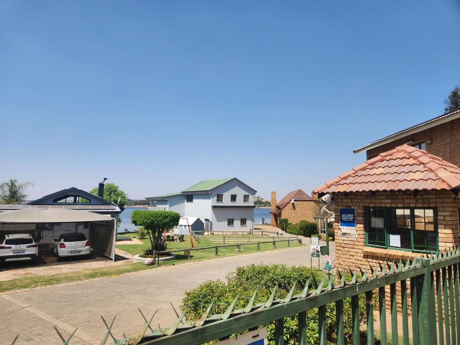 4 Bedroom Property for Sale in Bronkhorstbaai Gauteng