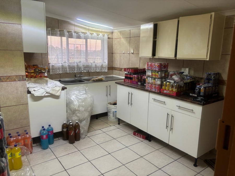 11 Bedroom Property for Sale in Vaalbank Gauteng
