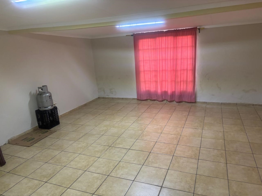 11 Bedroom Property for Sale in Vaalbank Gauteng