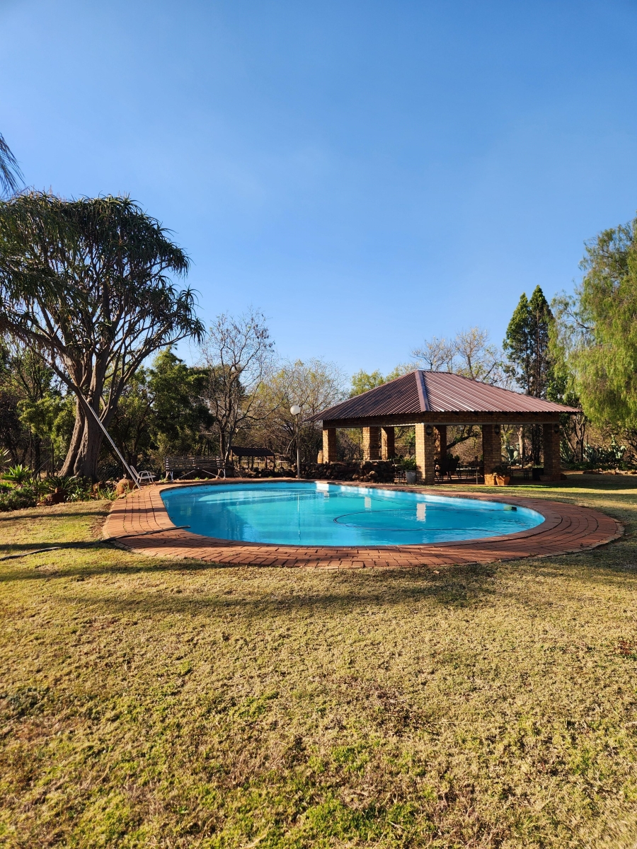 10 Bedroom Property for Sale in Elandshoek AH Gauteng