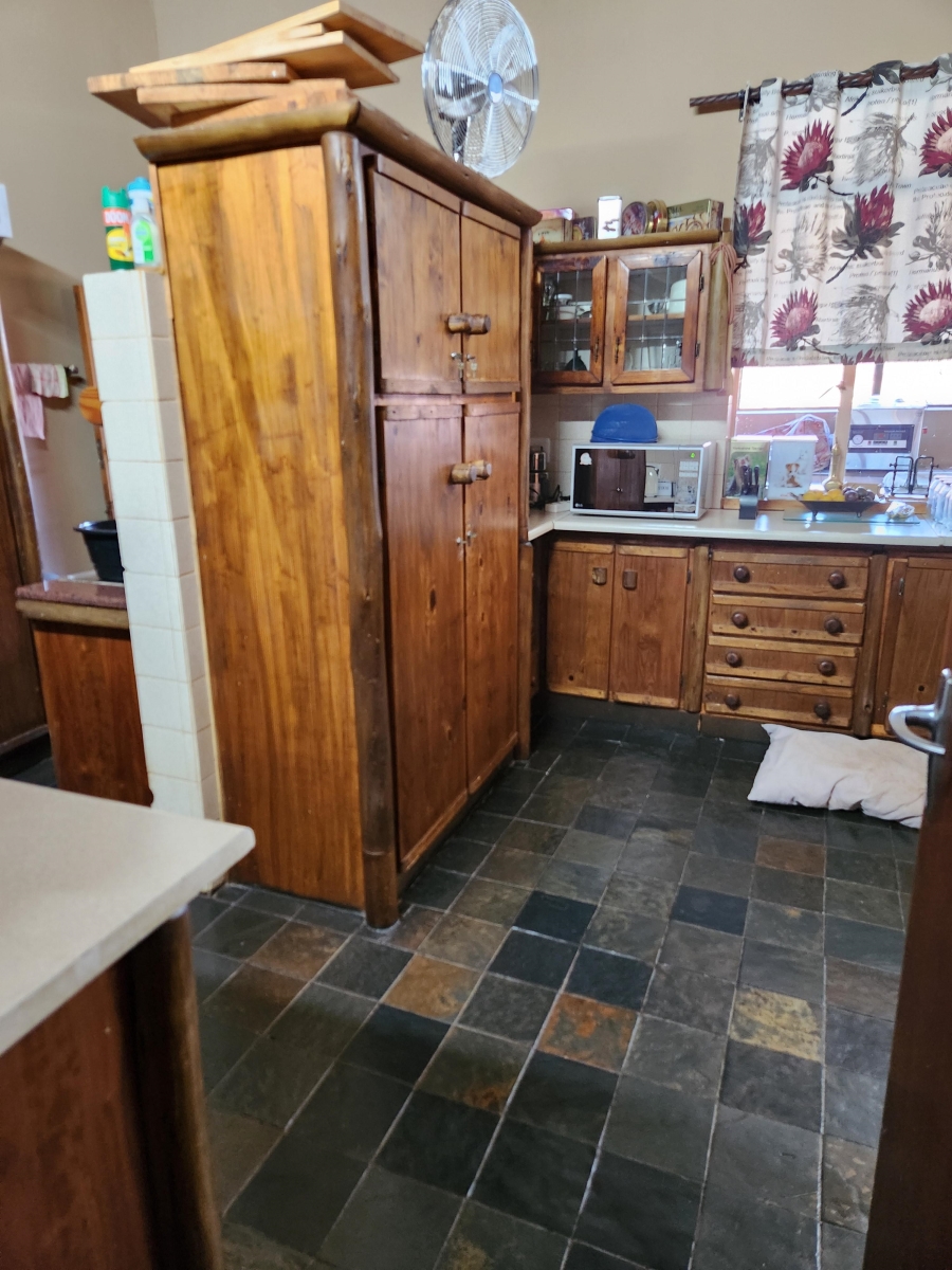 10 Bedroom Property for Sale in Elandshoek AH Gauteng