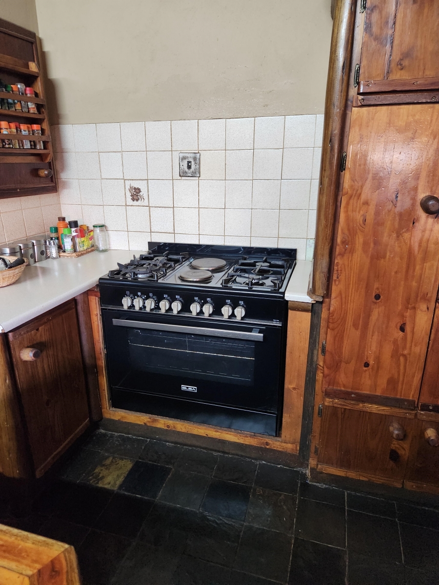 10 Bedroom Property for Sale in Elandshoek AH Gauteng