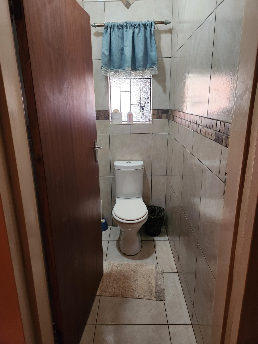 10 Bedroom Property for Sale in Elandshoek AH Gauteng