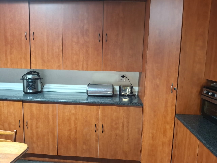 4 Bedroom Property for Sale in Loumarina A H Gauteng