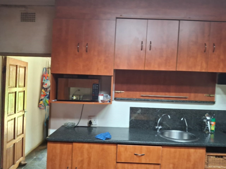 4 Bedroom Property for Sale in Loumarina A H Gauteng