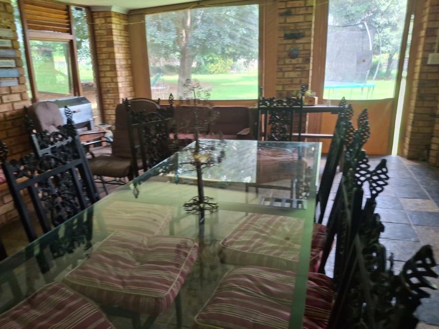 4 Bedroom Property for Sale in Loumarina A H Gauteng