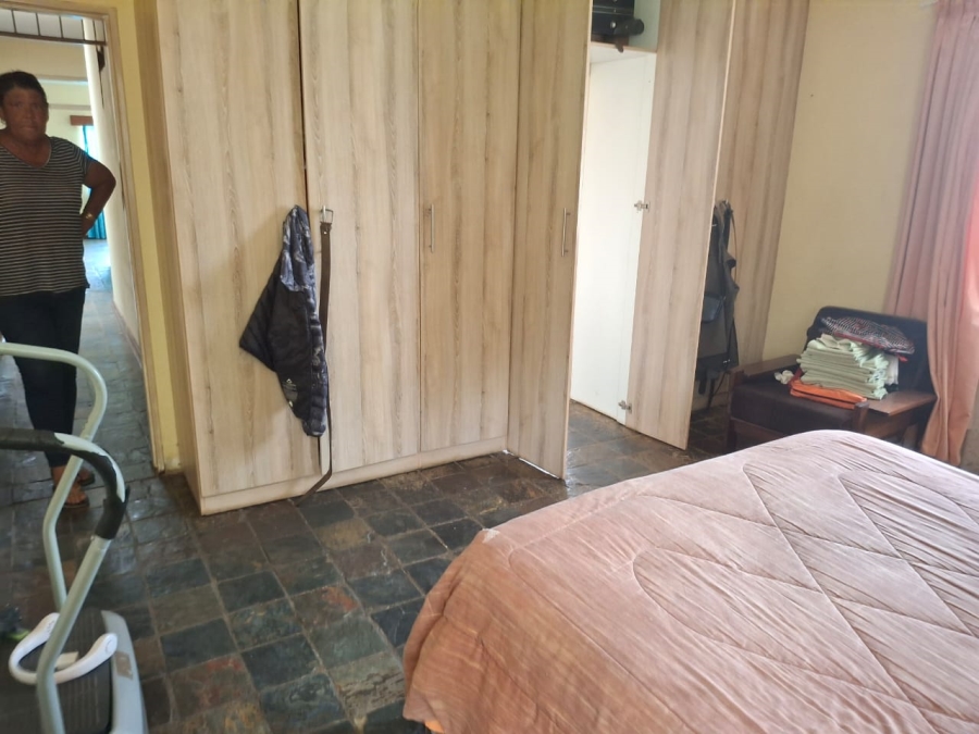 4 Bedroom Property for Sale in Loumarina A H Gauteng