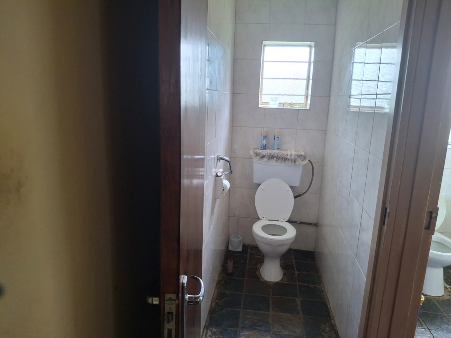 4 Bedroom Property for Sale in Loumarina A H Gauteng