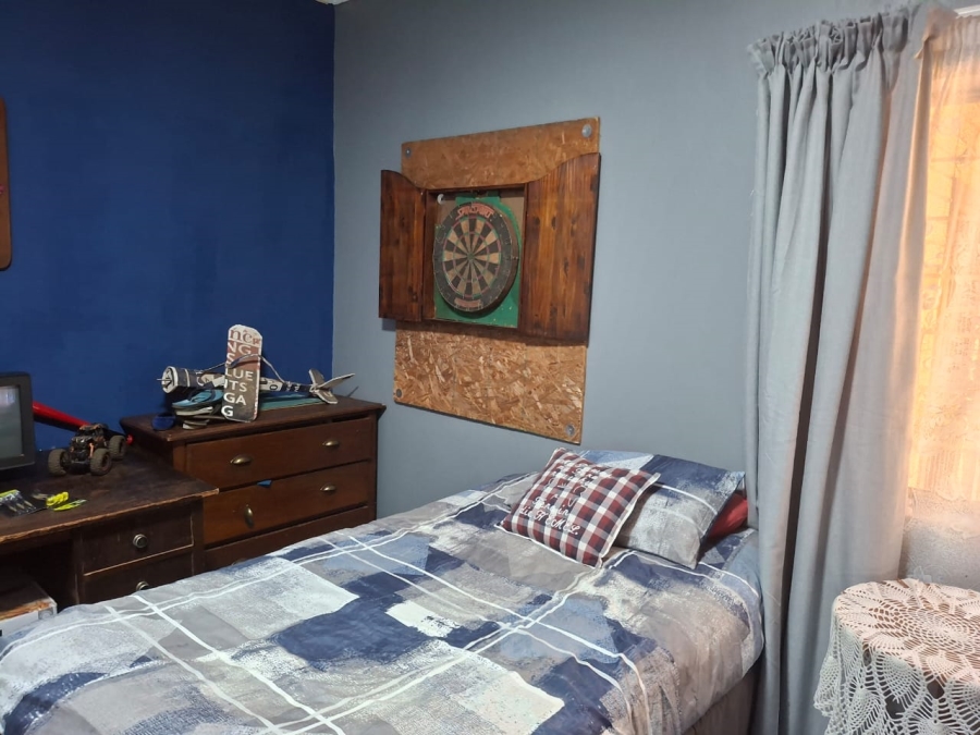 4 Bedroom Property for Sale in Loumarina A H Gauteng