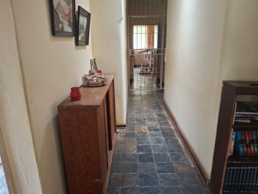 4 Bedroom Property for Sale in Loumarina A H Gauteng