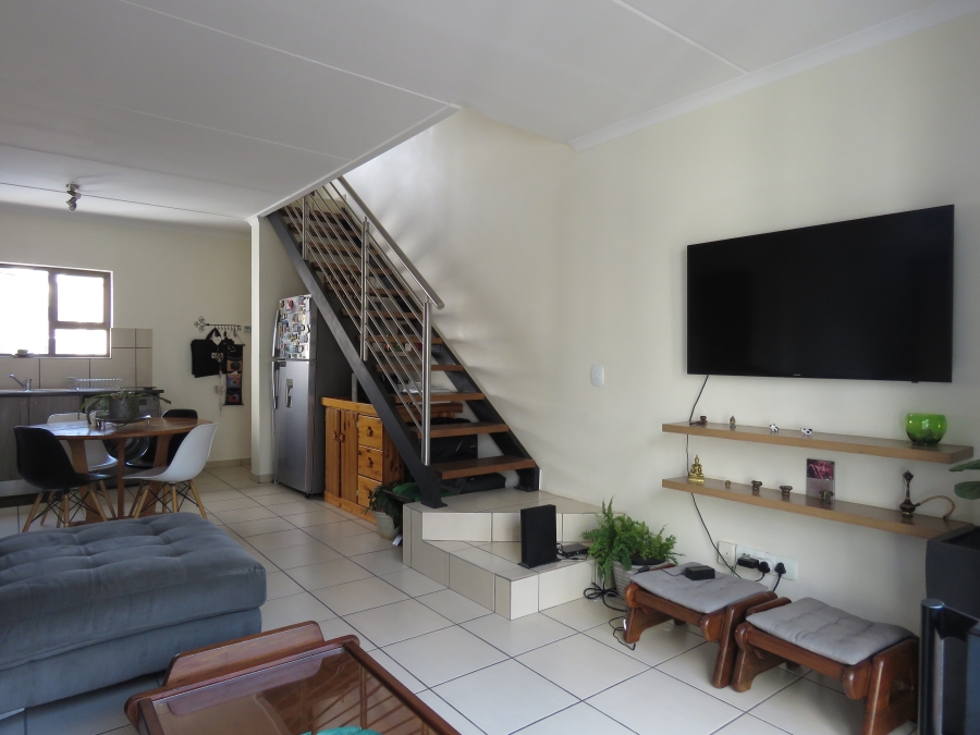 To Let 3 Bedroom Property for Rent in Barbeque Downs Gauteng