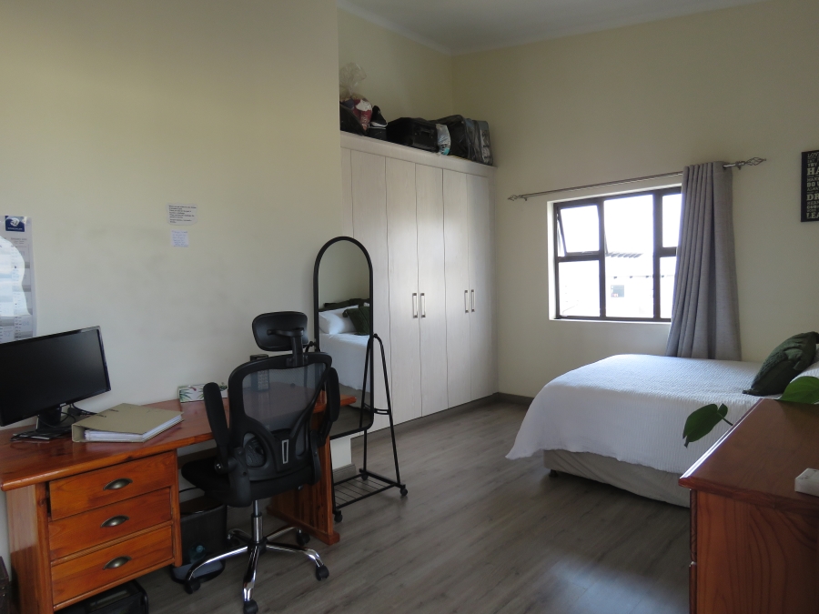 To Let 3 Bedroom Property for Rent in Barbeque Downs Gauteng