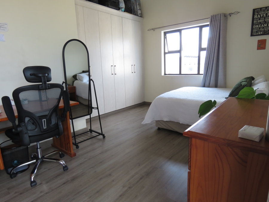 To Let 3 Bedroom Property for Rent in Barbeque Downs Gauteng