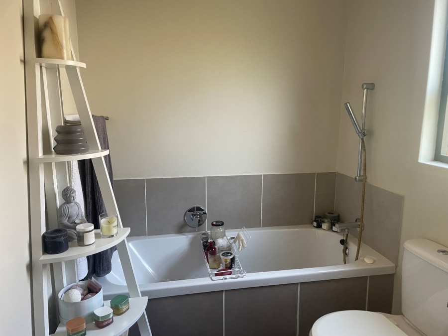 1 Bedroom Property for Sale in Lonehill Gauteng
