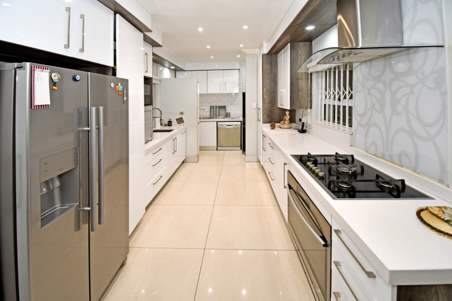 4 Bedroom Property for Sale in Beverley Gardens Gauteng