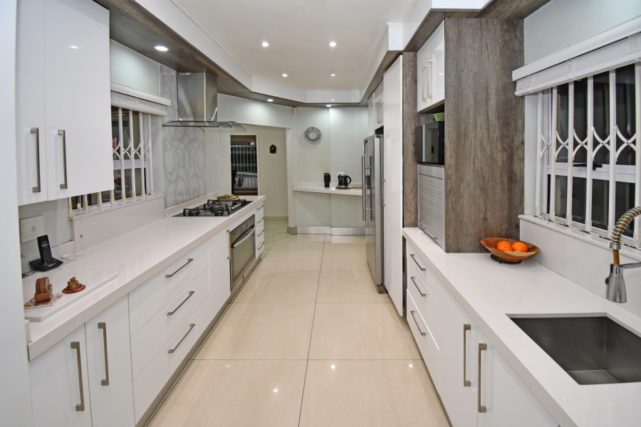 4 Bedroom Property for Sale in Beverley Gardens Gauteng