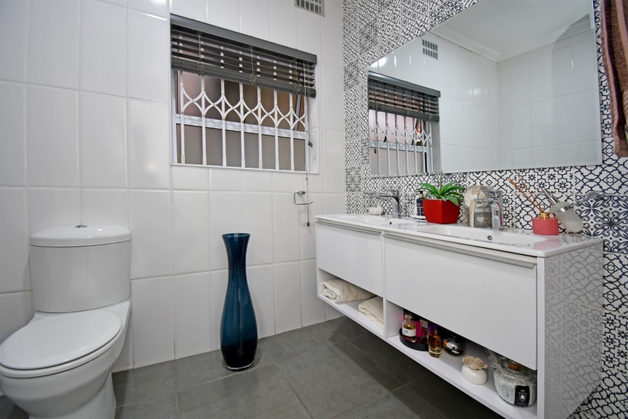 4 Bedroom Property for Sale in Beverley Gardens Gauteng