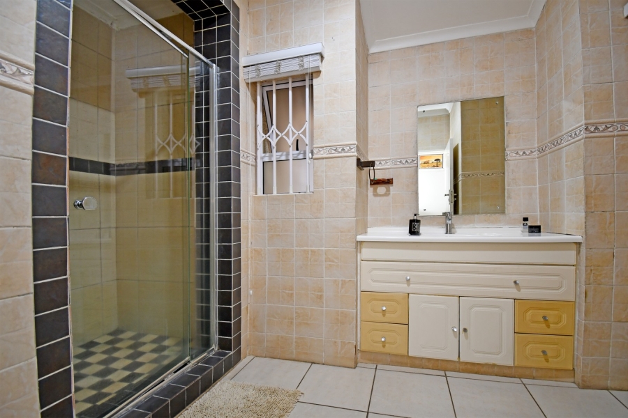 4 Bedroom Property for Sale in Beverley Gardens Gauteng