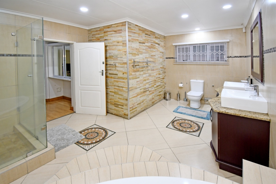 4 Bedroom Property for Sale in Beverley Gardens Gauteng