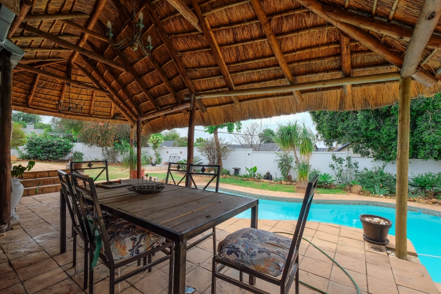 6 Bedroom Property for Sale in Weltevreden Park Gauteng