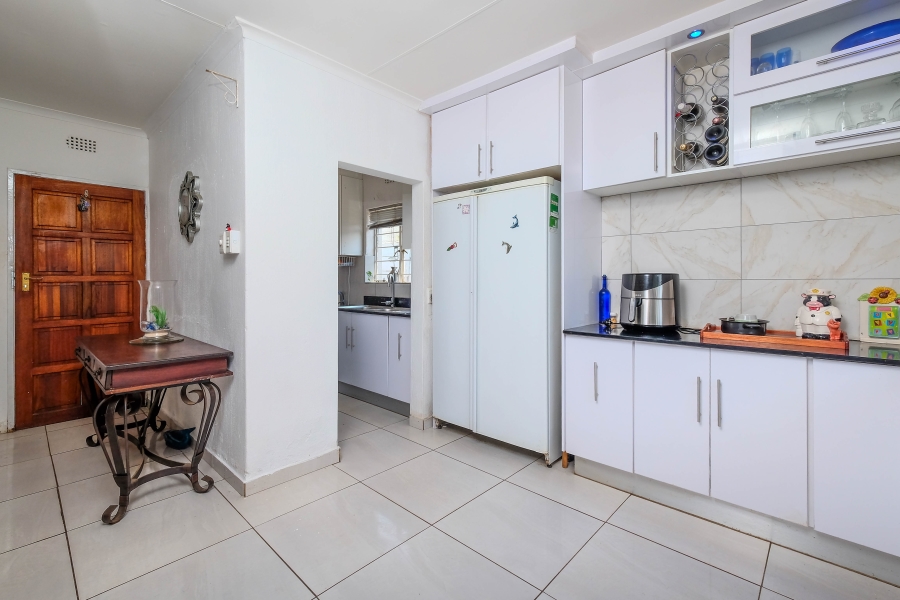 6 Bedroom Property for Sale in Weltevreden Park Gauteng