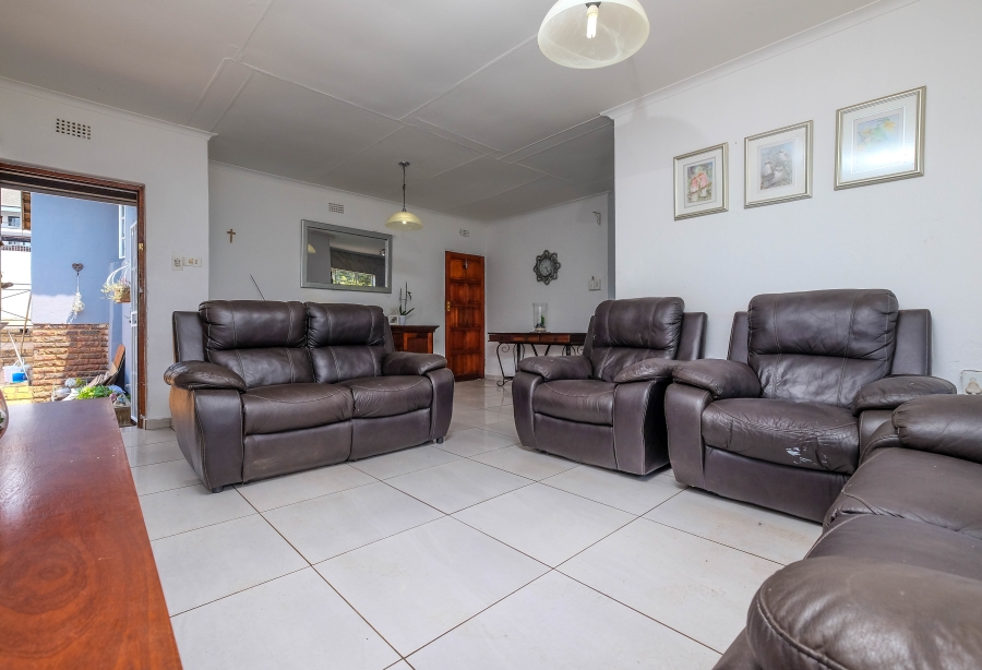 6 Bedroom Property for Sale in Weltevreden Park Gauteng