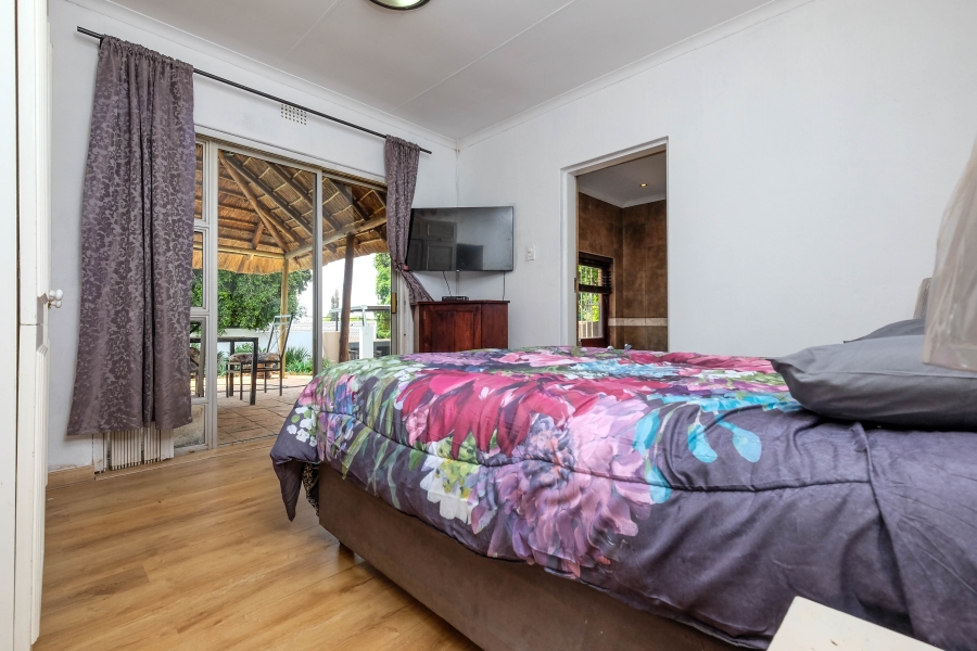 6 Bedroom Property for Sale in Weltevreden Park Gauteng