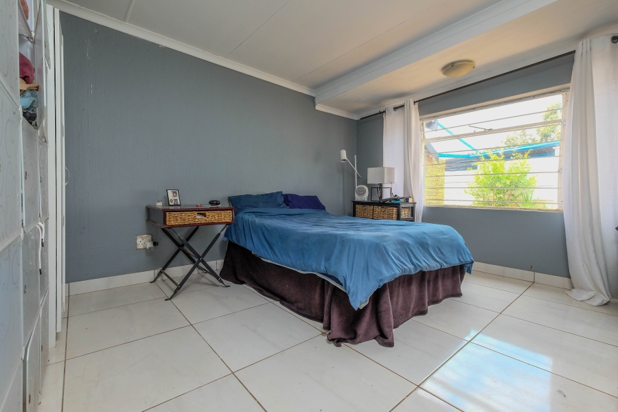 6 Bedroom Property for Sale in Weltevreden Park Gauteng