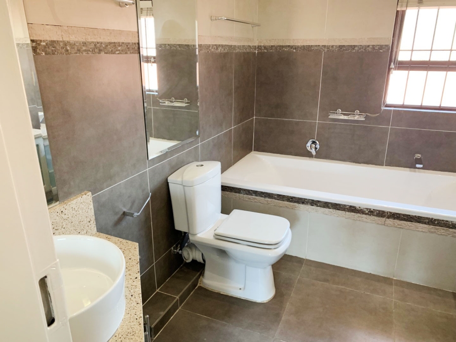 3 Bedroom Property for Sale in Atholl Gauteng