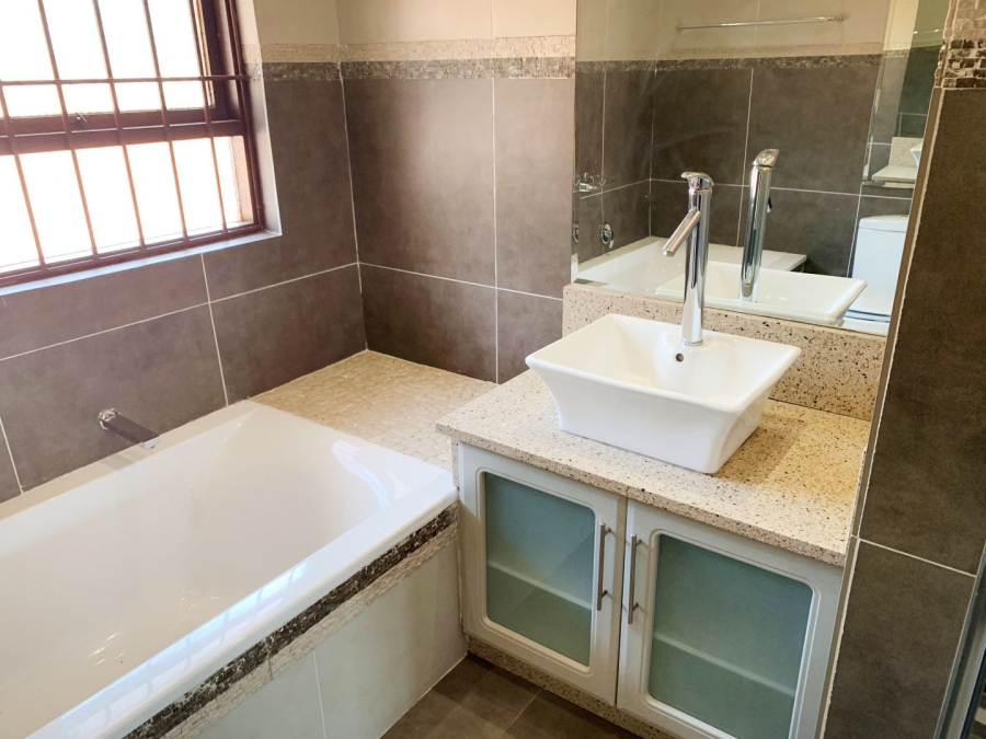 3 Bedroom Property for Sale in Atholl Gauteng