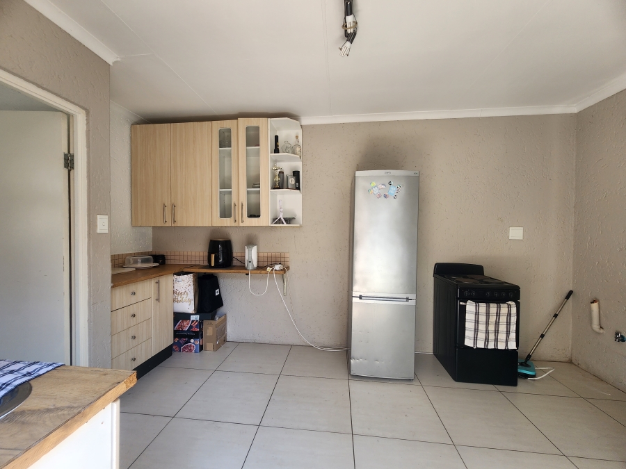 To Let 1 Bedroom Property for Rent in Douglasdale Gauteng