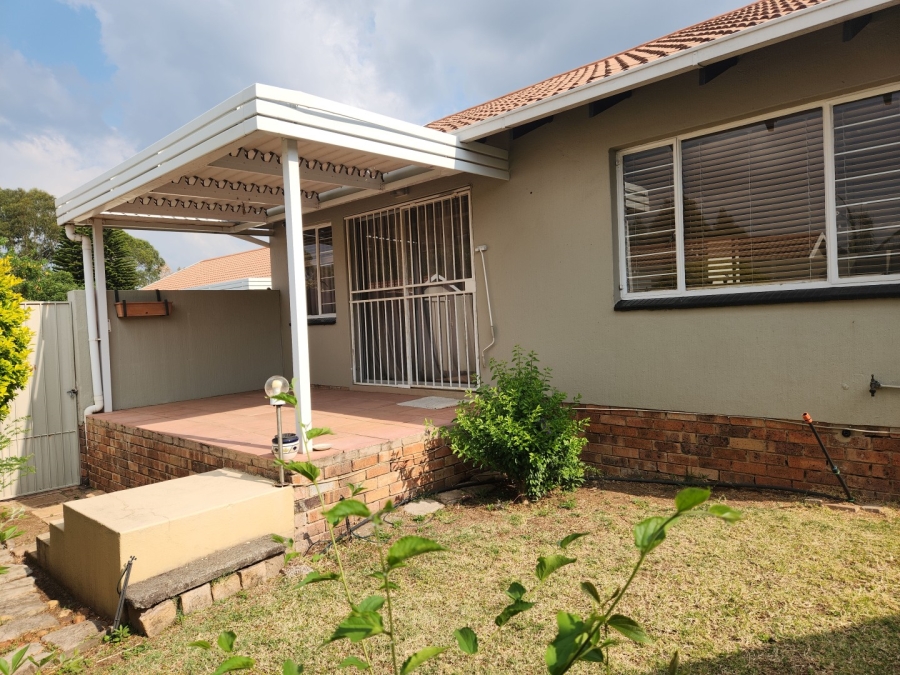 2 Bedroom Property for Sale in Sundowner Gauteng