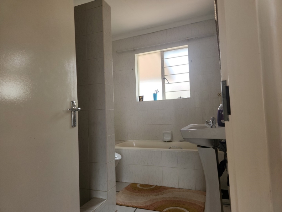 2 Bedroom Property for Sale in Sundowner Gauteng