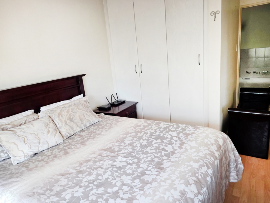 2 Bedroom Property for Sale in Bryanston Gauteng