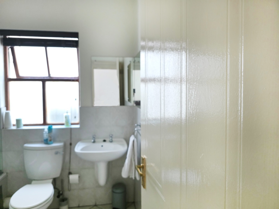 2 Bedroom Property for Sale in Bryanston Gauteng