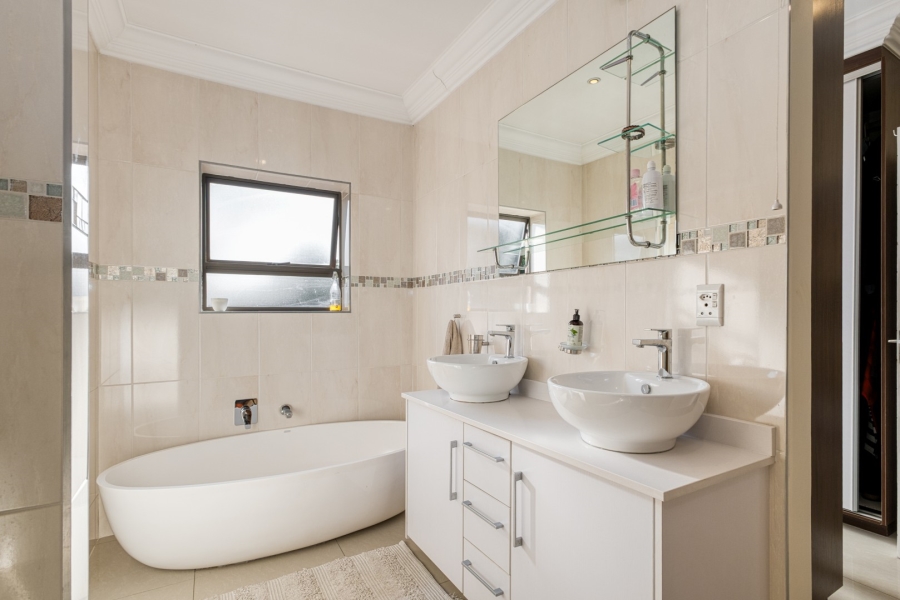 6 Bedroom Property for Sale in Parkwood Gauteng