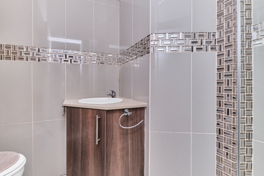 4 Bedroom Property for Sale in Morningside Manor Gauteng